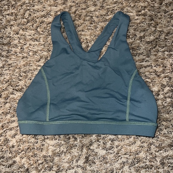 Musclenation sports bras and shorts combo - Picture 3 of 6
